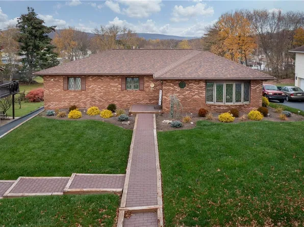 32 Clark Ln, Plains, PA 18705