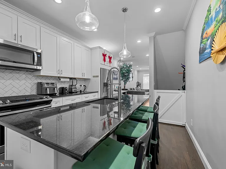 902 N Milton Ave — Photo 9