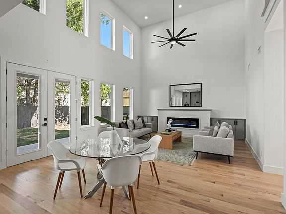 3rd image of 3424 Ladd St
