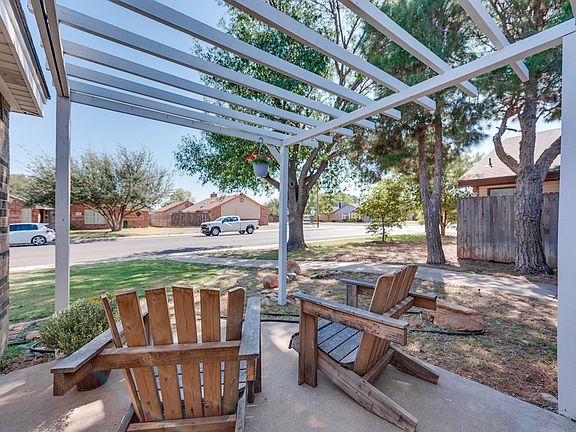 3rd image of 2503 Idlewilde Dr