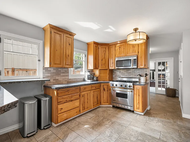 1207 S Liberty Dr — Photo 11