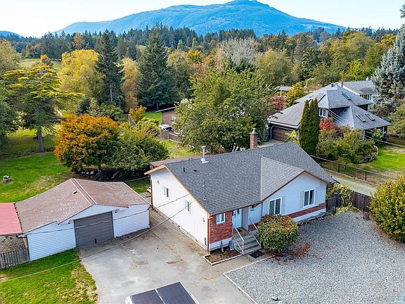 2nd image of 9384 Chemainus Rd