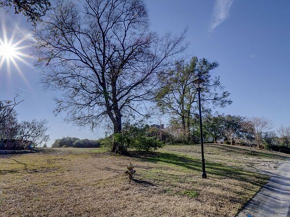4th image of 1239 Great Oaks Dr