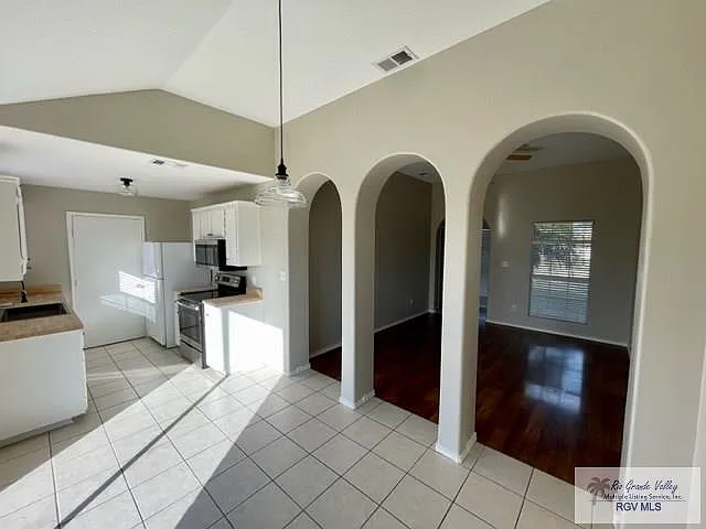2798 Pompeii St — Photo 8