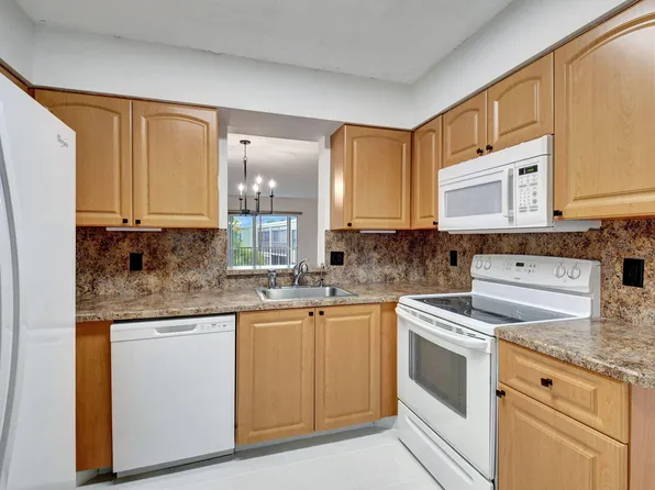 6585 Kensington Lane #408, Delray Beach, FL 33446