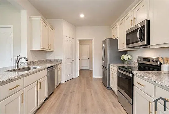 4 bed, 2054 sqft, $2,399 — Photo 3