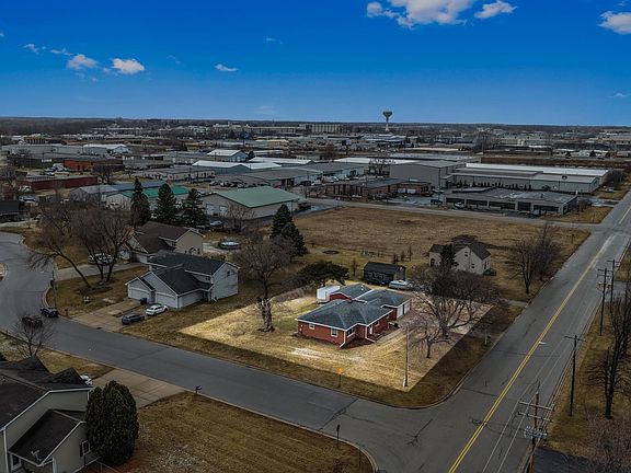 2nd image of 741 Parkview Rd