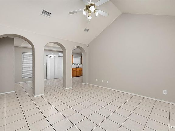 3rd image of 724 Elaliah St