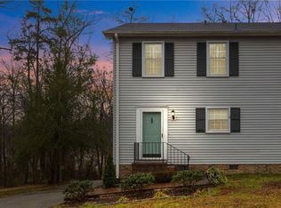 114 Village Ct, Greer, SC 29651