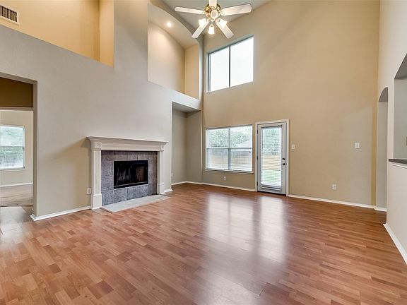 5th image of 3605 Lauren Dr