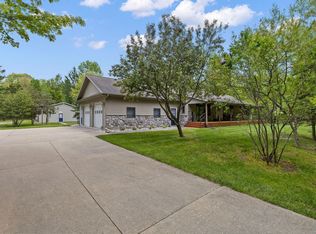 2700 N Five Mile Rd, Midland, MI 48642