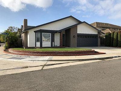 Corner lot on culdesac