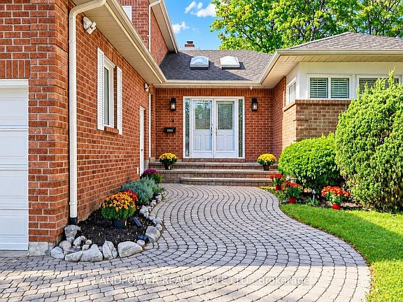 3rd image of 2 Ambleside Cres