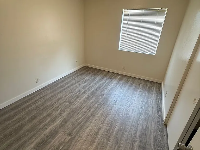 3012 Catalina Dr — Photo 15
