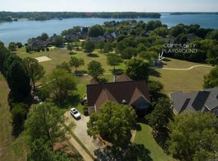 7620 Windaliere Dr, Cornelius, NC 28031