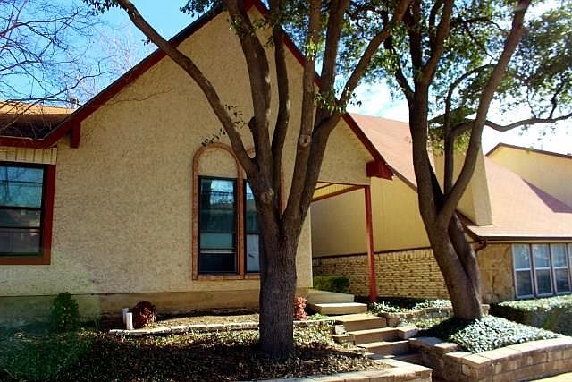 1st image of 2051 Clubview Dr