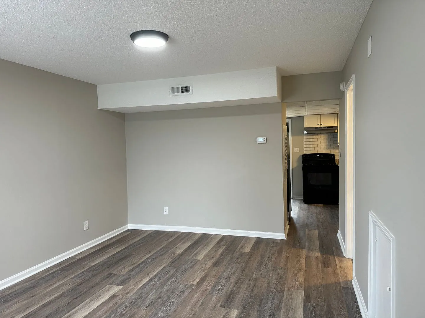 cn Ross St 118 — Photo 3