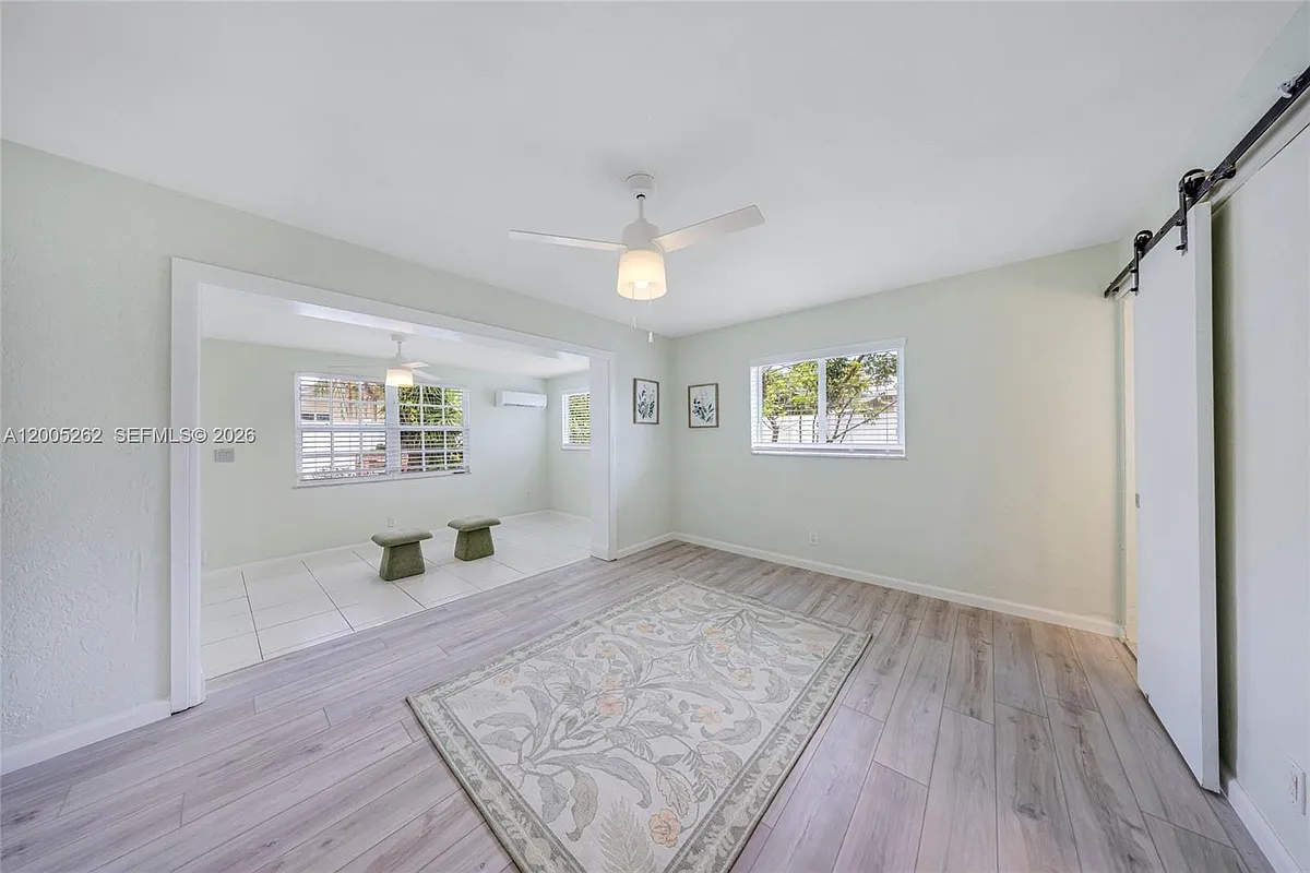 Building Photo - 1320 NE 27th Ave #2