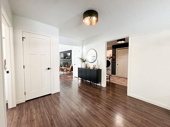 3rd image of 1419 Park St