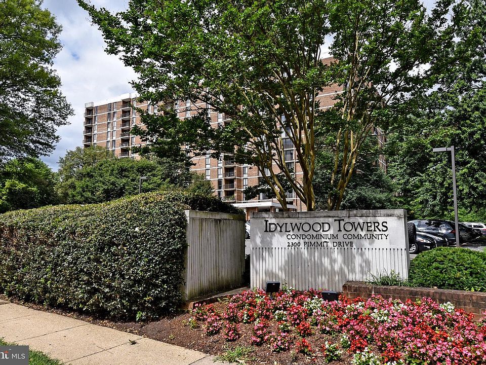 1st image of 2300 Pimmit Dr APT 1002