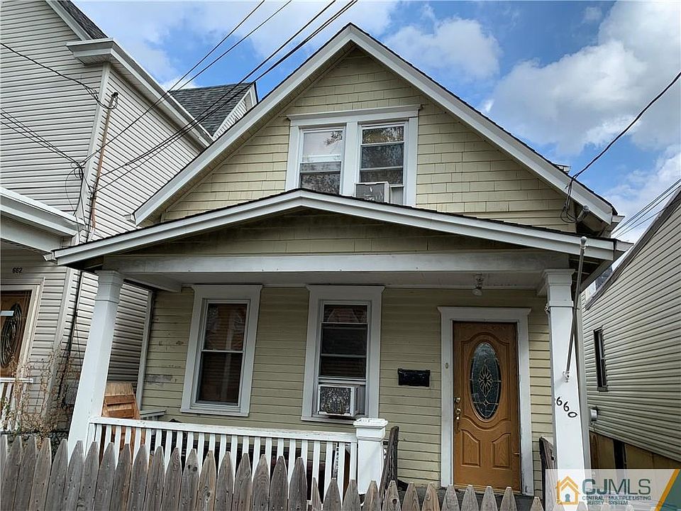 2nd image of 660 Johnstone St