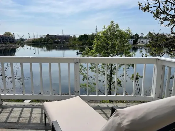 172 Northwest St #C, Portsmouth, NH 03801