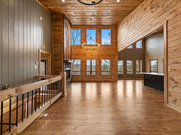 5th image of 416 Windy Valley Trl