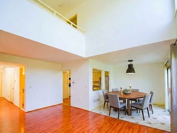 5th image of 716 Eton Ct