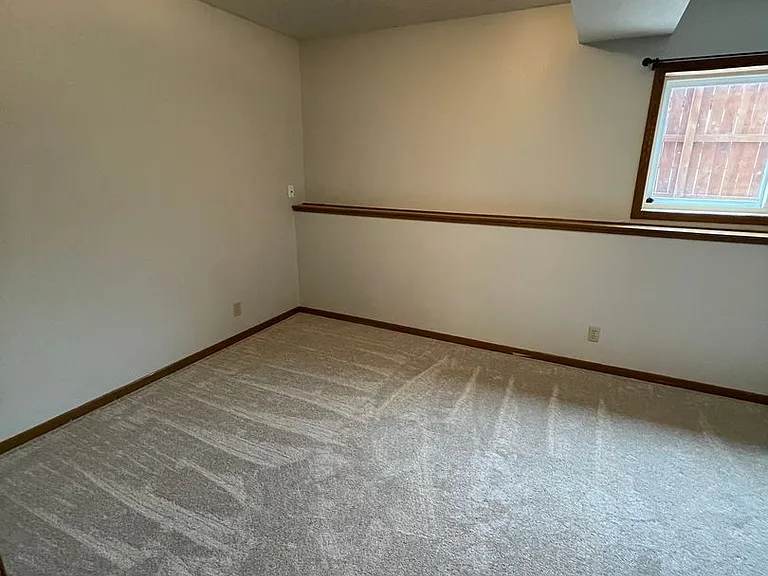 1210 Clover Ridge Ct — Photo 26