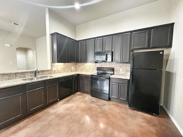 2611 Pahmeyer Rd — Photo 7