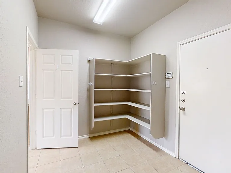 12230 Medina Ml — Photo 4