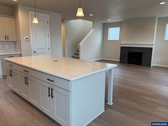 3rd image of 700 Magnolia Ave