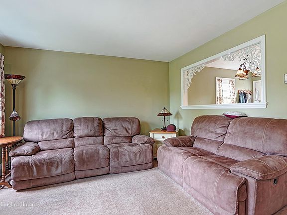 5th image of 1155 Jasmine Ln