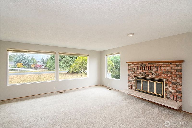 4th image of 860 Thornton Drive