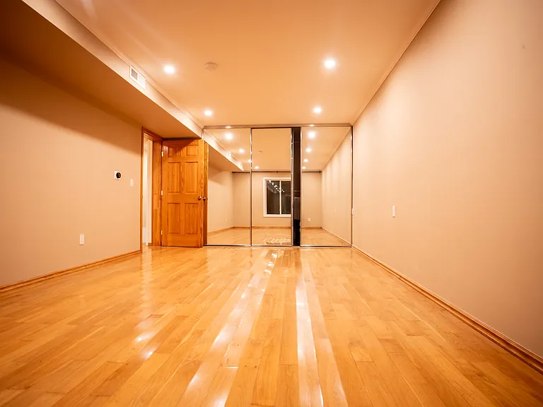 Palisades Dr — Photo 1