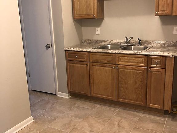 5th image of 345 N 30th St APT 3