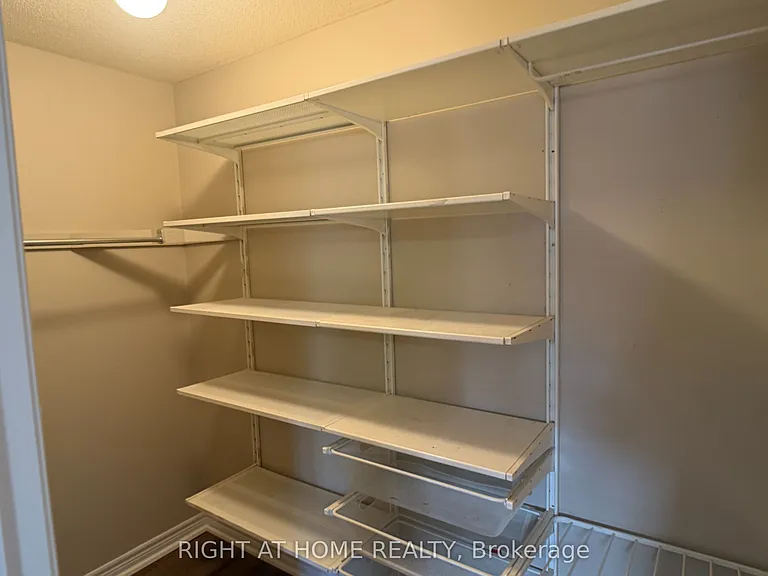 476 Mahogany Ct — Photo 22