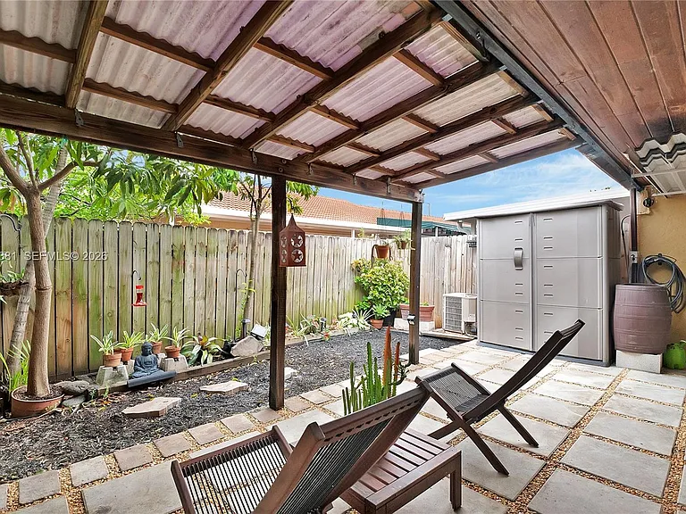 11426 NW 4th Ter #11426 — Photo 21
