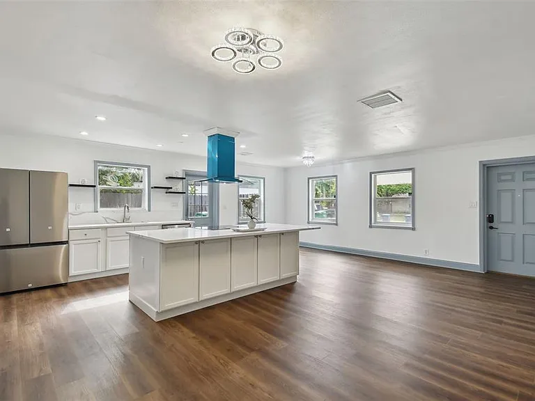 3905 W Paxton Ave — Photo 10