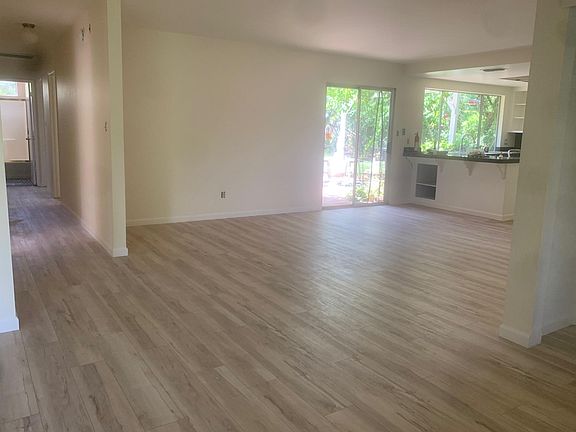 3rd image of 5925 Rich Hill Dr