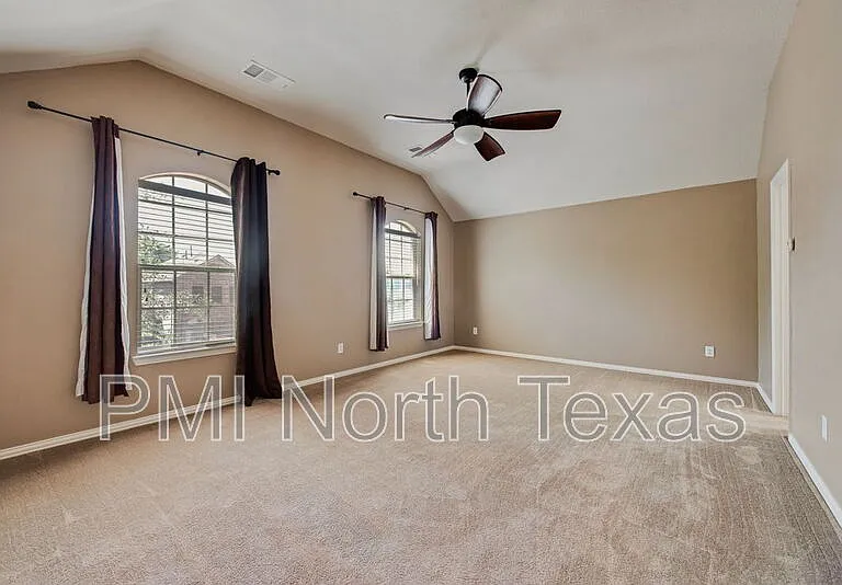 10516 Bolivar Dr — Photo 10