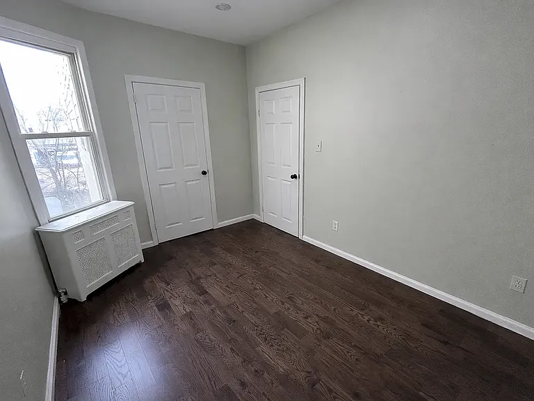 524 Grove Street — Photo 2