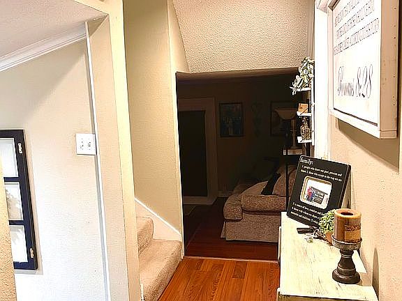 2nd image of 20247 Lana Ln