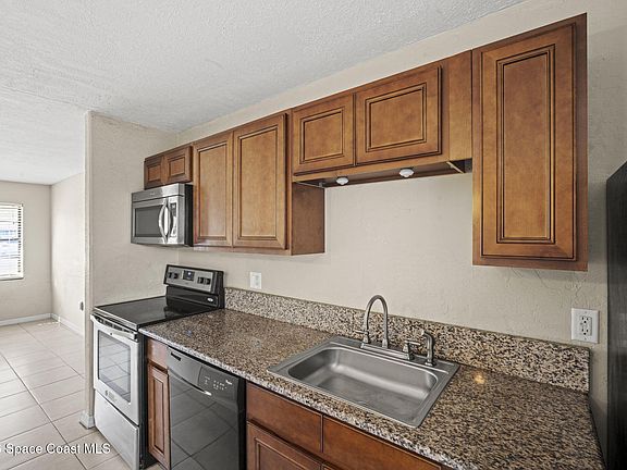 5th image of 2694 Trammel Ave
