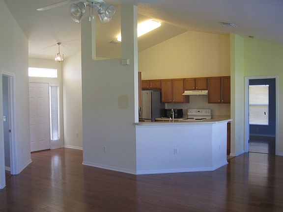 3rd image of 3811 Oasis Blvd