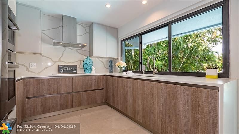 1st image of 5211 Bayview Dr