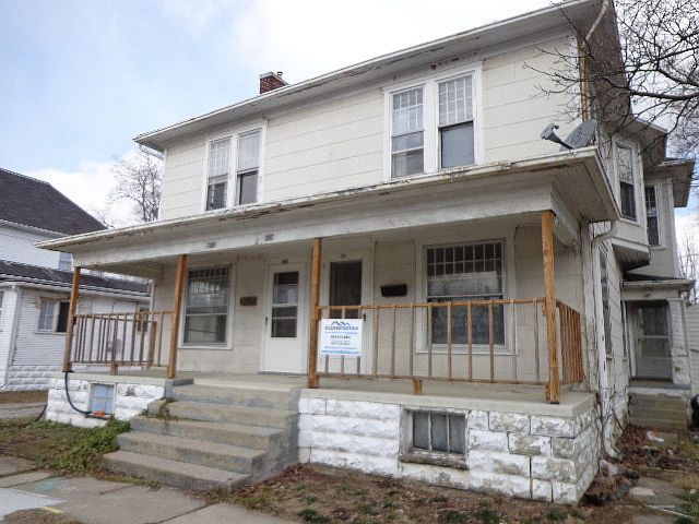 1st image of 208210 E Dallas St