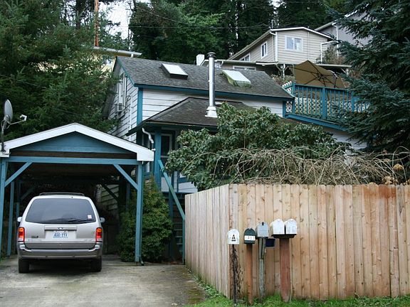 3rd image of 1403 Arnold Ave E