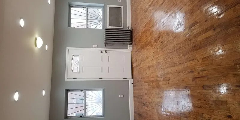 Rented by City Express Realty & Management Corp | media 44