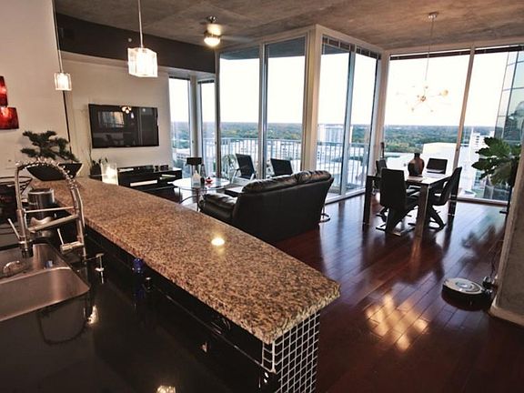 5th image of 155 Court Ave #1201